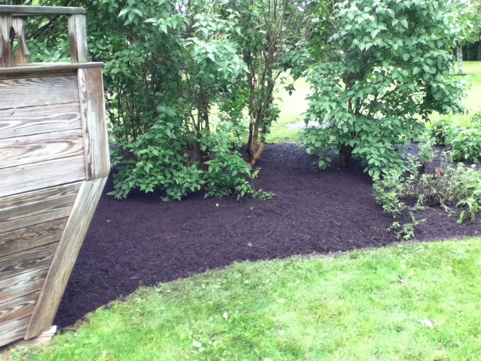 Grassmasters Landscaping Mulching Project 15